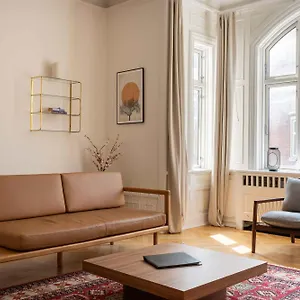  Appartamento Lovely 3br Manor 5 Min From Tivoli Gardens